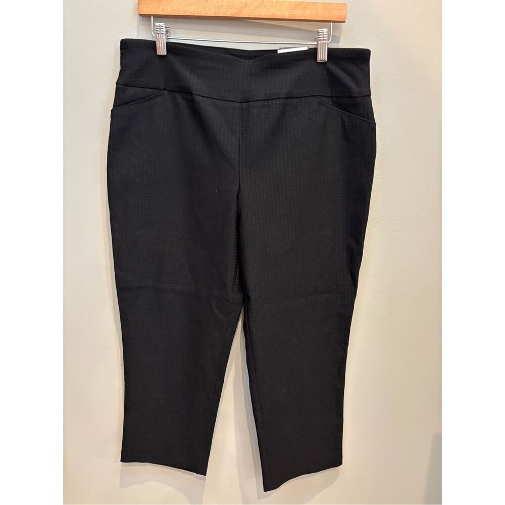 Versona NWT L black pull on cropped textured weave pants with side pockets ￼